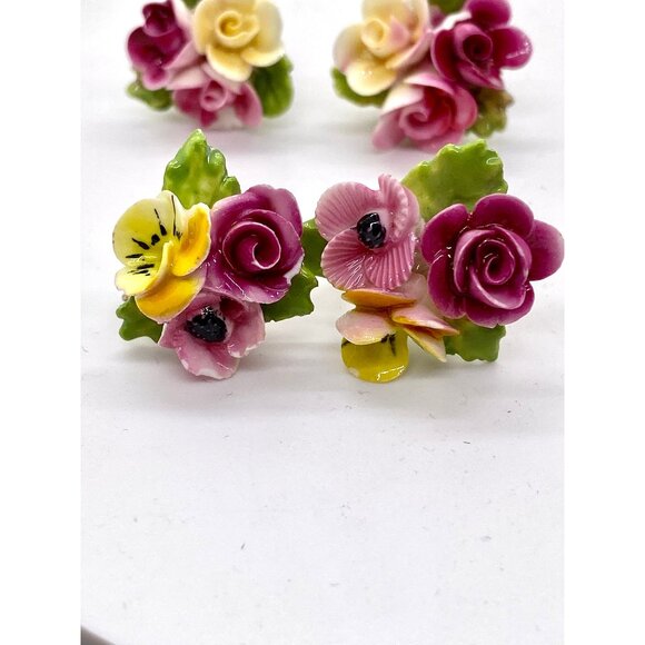 Three sets of vintage porcelain screw back and clip on earrings made in England, - Picture 1 of 8